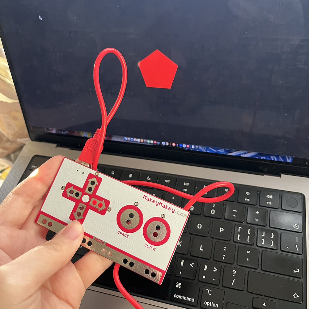 Picture of how the computer connect with Makey Makey and control with visual effect #5