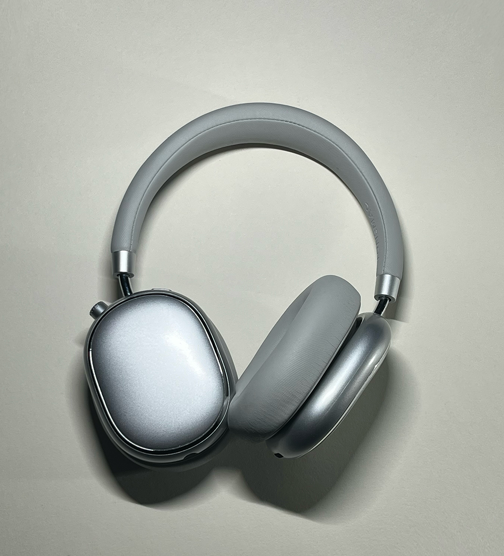 Headphone angle 3