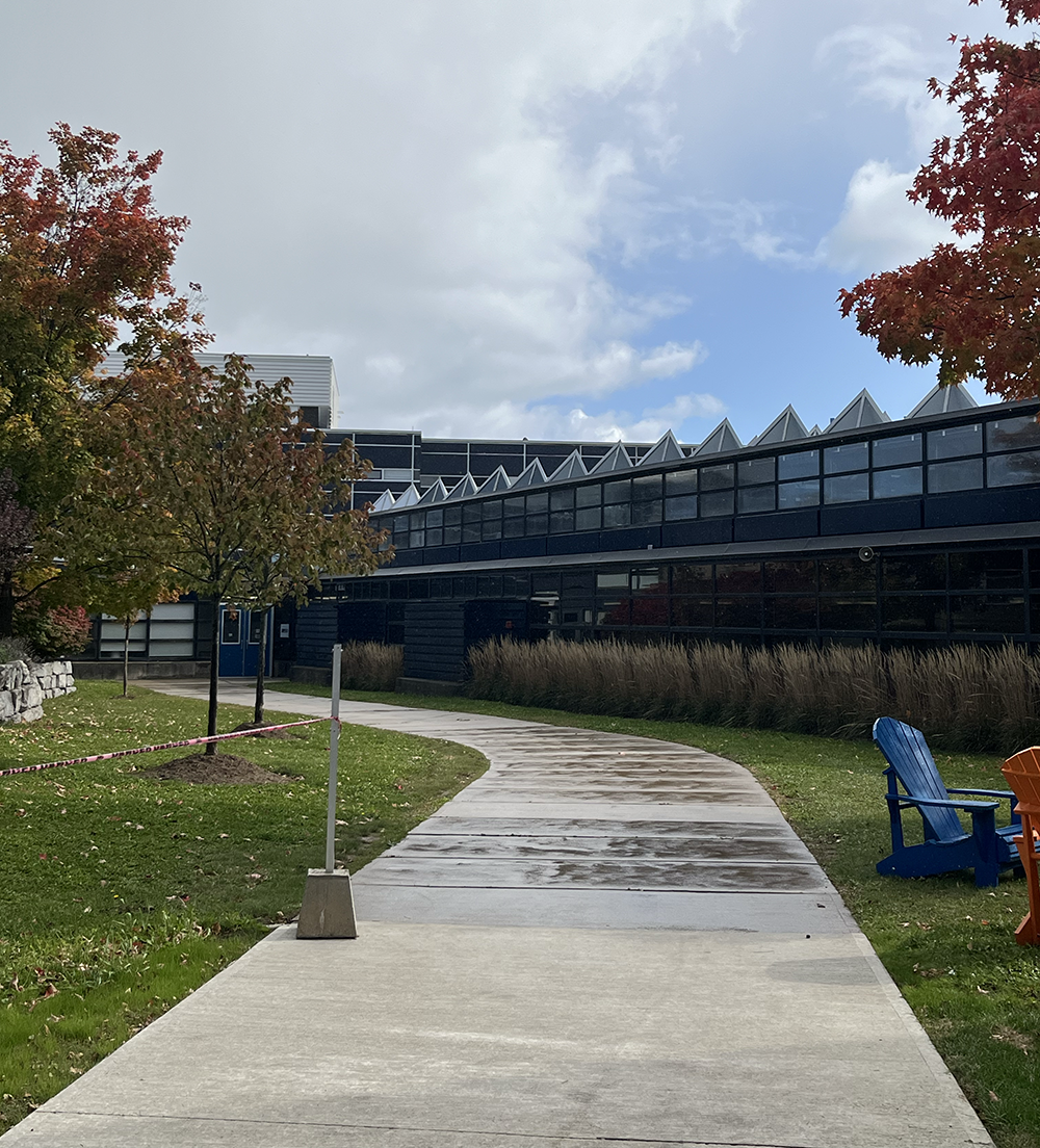 Sheridan College, outside area between J wing and S wing