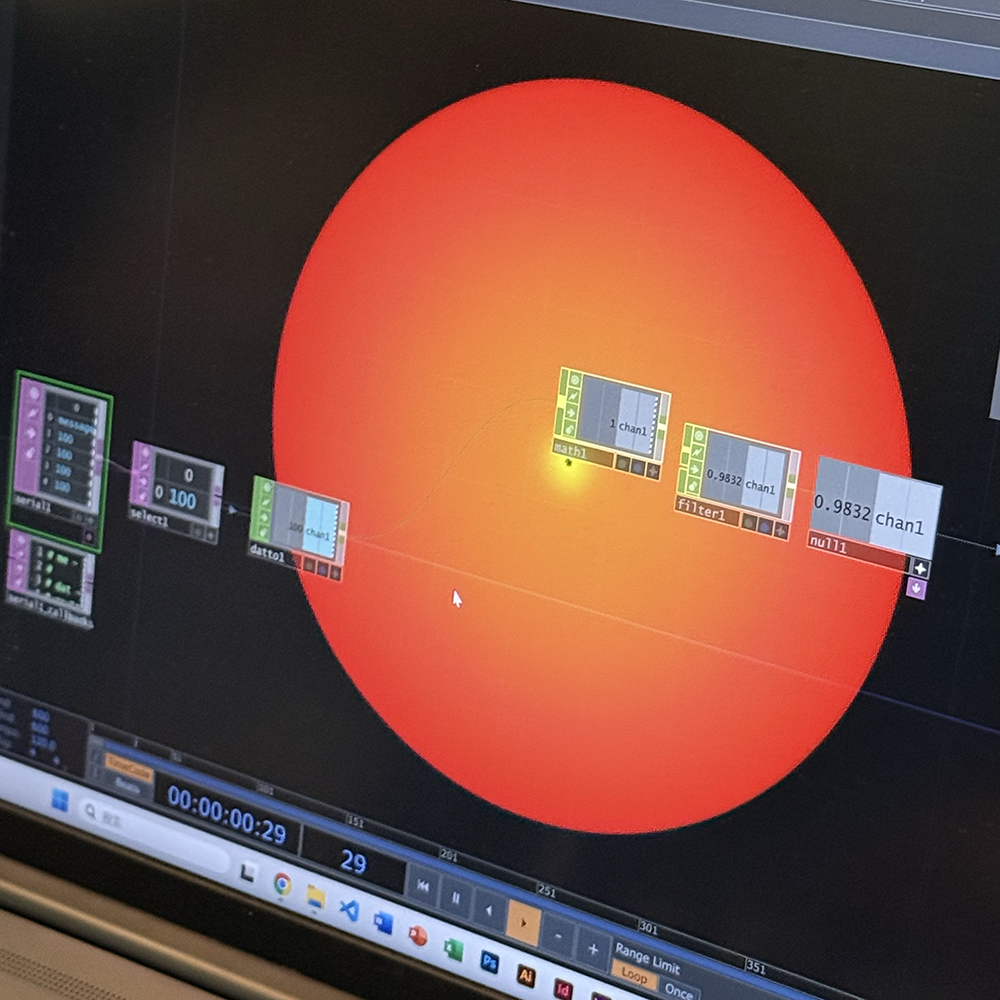 The final effect should look like the background, and we can change the size of the circle by using Arduino Sensor by spinning the button.